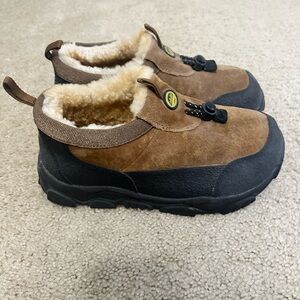 Cabela's Alaskan Guide Shearling Low Boots Size 9 GUC
